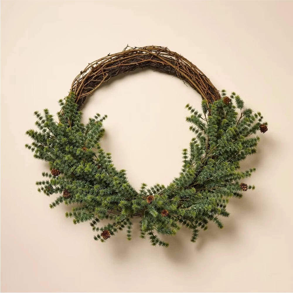 HEARTH & HAND NWT asymmetrical pine with pinecone wreath -26”